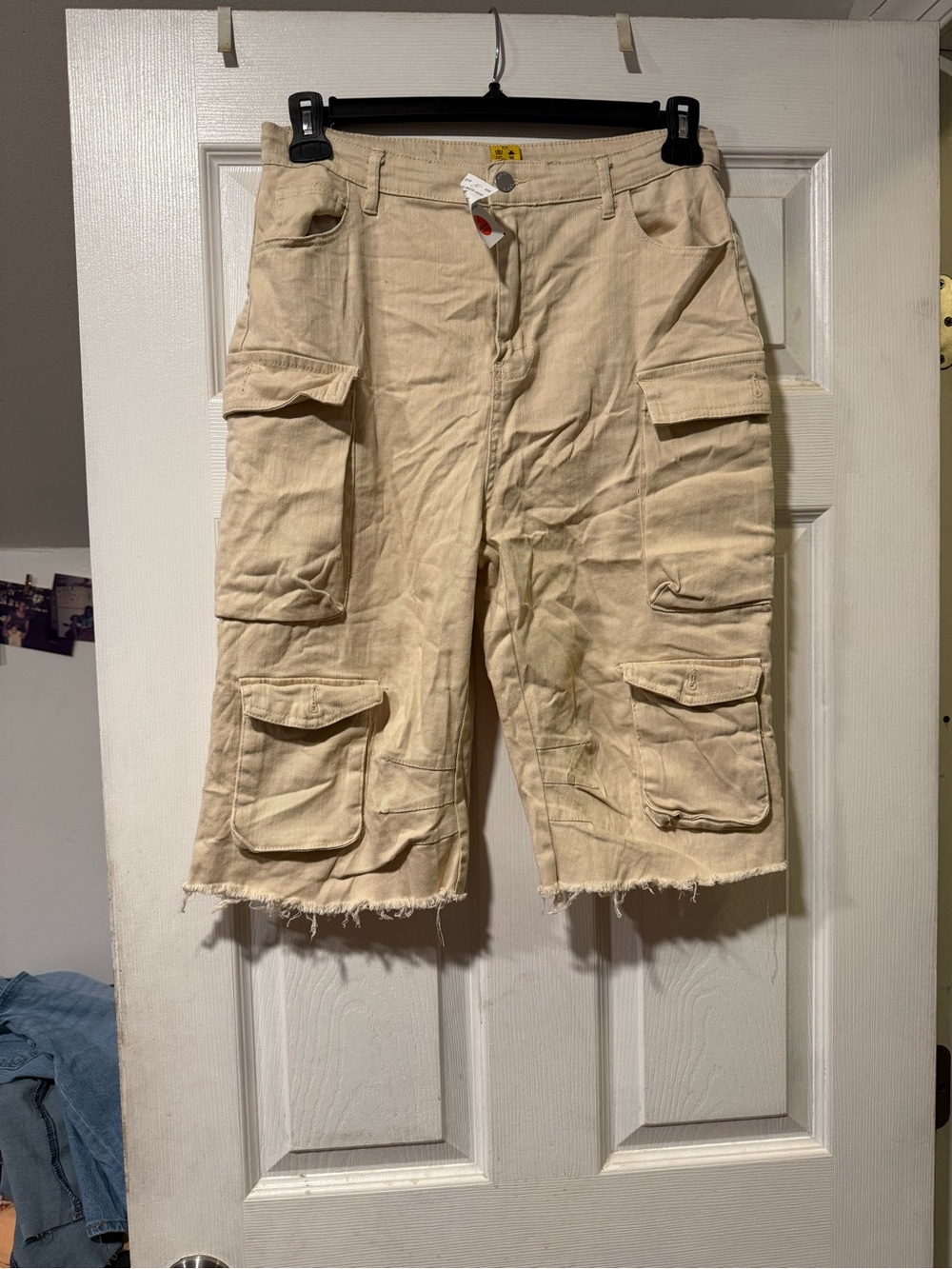 Cargo Shorts in Beige - Casual Utility Style